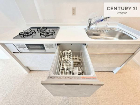 �L�b�`���@�H��@�t���̃L�b�`���ł��I�Z���������r��h�~�Ƃ��đ�ϊ��􂷂�֗��Ȏd�l�ł��I�r���g�C���Ȃ̂ŃL�b�`���̏ꏊ����炸�����X�y�[�X���L���g�����Ƃ��o���܂��I