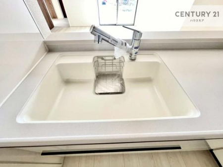 �L�b�`���@���C�h�ȃV���N�ł��ˁI�������˂ɂ������������₷���Ǝ����y�X�d�l�̃V�X�e���L�b�`���ł��I
�f�U�C�����Ƌ@�\�������˂��L�b�`���Ő�����������܂��ˁI