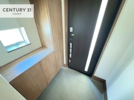 ���ց@�V���[�Y�{�b�N�X�t���Ȃ̂ŁA���ւ��Еt�����|�������₷���ł��I
�X�b�L���������ւŌ˂��J�����u�ԁA�������̂���S�n������Ԃ��o�}���Ă���܂��B