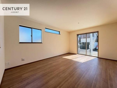 ���r���O�@�D�����z���܂肪���r���O����ł���ċ��S�n�̗ǂ���Ԃ����o���Ă���܂��I
���났�̎��Ԃ��߂����܂��I