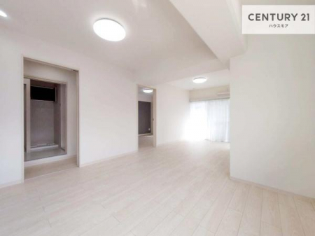 ���r���O�@�D�����z���܂肪���r���O����ł���ċ��S�n�̗ǂ���Ԃ����o���Ă���܂��I
���났�̎��Ԃ��߂����܂��I