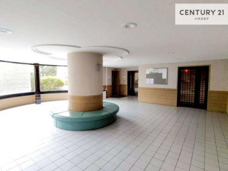 ���r�[�@���邭�J�������ӂ�郍�r�[�B
�����Ղ�̗z�����������݁A�Z�܂�����K������D�����}���Ă���܂��B