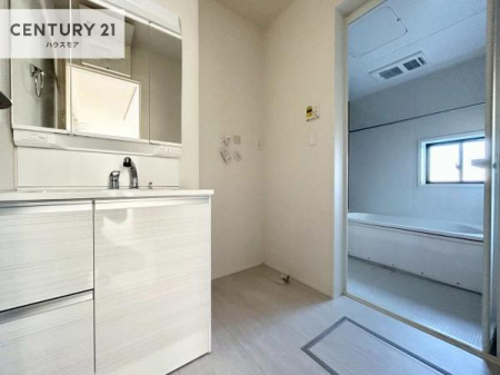 ���ʑ�E���ʏ��@�O�ʋ��d�l�̐��ʏ��́A�g�����Ȃ݂����₷������I���͎��[�ɂȂ��Ă��܂��B�h���C���[�₨���ϓ����Еt������̂Ő��ʑ������X�b�L���ƌ����邱�Ƃ��o���܂��I