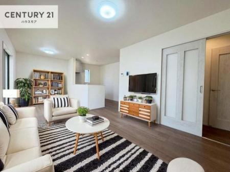 ���r���O�@�Ƌ��CG�p�[�X�ł��B�S�n�ǂ����r���O�͉Ƒ������R�ƏW�܂�܂��B�Ƒ��c�R�̎��Ԃ����������ł��B���Ƒ��ƁA����w�[���������Ԃ��߂��������ł��ˁB