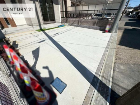 ���ԏ�@���ԃX�y�[�X��2�䕪����܂��I�Z�J���h�J�[�͂������A�o�C�N�⎩�]�ԂȂǂ��u���ꏊ�ɍ���܂���B