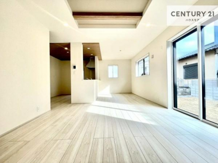 ���r���O�@�J�����̂���L�XLDK�I�\�t�@�[��_�C�j���O�e�[�u����u���Ă������ɂȂ�Ȃ��̂ŉ��K�ɉ߂����܂��I�R�~���j�P�[�V���������₷�����r���O�ł��I