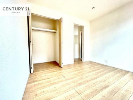 �m���@���[�X�y�[�X�����Ă��܂��I�������X�b�L�����ڂ��鎖���ł��܂��ˁB
�Ƌ��I�΂Ȃ��V���v���ȃf�U�C���ׁ̈A�Ƌ��I�΂����C�ɓ���̋�ԍ�肪�ł������ł��ˁB