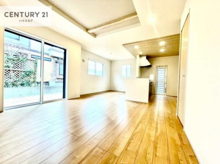 ���r���O�@�J�����̂���L�XLDK�I�\�t�@�[��_�C�j���O�e�[�u����u���Ă������ɂȂ�Ȃ��̂ŉ��K�ɉ߂����܂��I�R�~���j�P�[�V���������₷�����r���O�ł��I