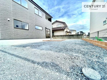 ���ԏ�@���ԃX�y�[�X��3�䕪����܂��I�Z�J���h�J�[�͂������A�o�C�N�⎩�]�ԂȂǂ��u���ꏊ�ɍ���܂���B