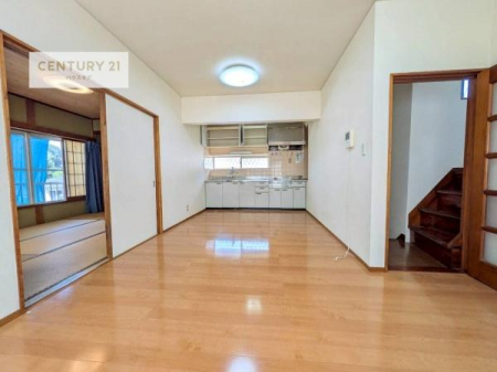 ���r���O�@��؂ȉƑ����W�܂邩�炱��LDK�ɂ͂�����肽���B
�q�����������C�ɏ΂��Ȃ��瑖�����Ă���p�����������u�L���Ƃɂ��ėǂ������v�Ǝv���u�Ԃł��B