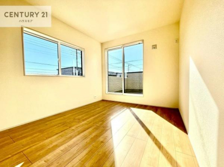 �m���@�S�������o���R�j�[�ɖʂ����Ԏ��̂��߁A�ǂ̂������ɂ����邢���R���ƐS�n�悢�����s���͂��܂��B�e�������璼�ڃo���R�j�[�֏o����ł��邽�߁A���󕨂�z�c�������X���[�Y�ŁA���X�̉Ǝ������ɂ��D��Ă��܂��B