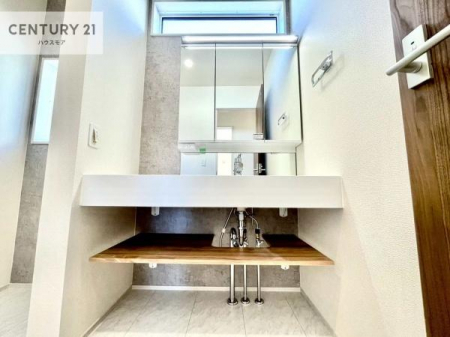 ���ʑ�E���ʏ��@�O�ʋ��d�l�̐��ʏ��́A�g�����Ȃ݂����₷������I���͎��[�ɂȂ��Ă��܂��B�h���C���[�₨���ϓ����Еt������̂Ő��ʑ������X�b�L���ƌ����邱�Ƃ��o���܂��I