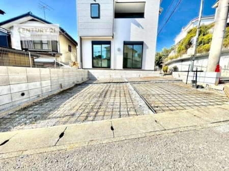 ���ԏ�@���ԃX�y�[�X��2�䕪����܂��I�Z�J���h�J�[�͂������A�o�C�N�⎩�]�ԂȂǂ��u���ꏊ�ɍ���܂���B