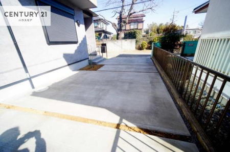 ���ԏ�@���ԃX�y�[�X��2�䕪����܂��I�Z�J���h�J�[�͂������A�o�C�N�⎩�]�ԂȂǂ��u���ꏊ�ɍ���܂���B