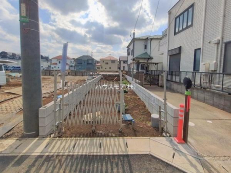 ���ԏ�@���ԃX�y�[�X��2�䕪����܂��I�Z�J���h�J�[�͂������A�o�C�N�⎩�]�ԂȂǂ��u���ꏊ�ɍ���܂���B