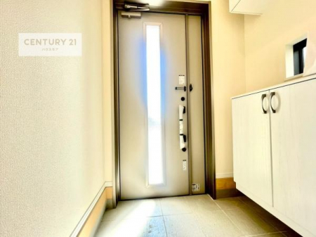 ���ց@�V���[�Y�{�b�N�X�t���Ȃ̂ŁA���ւ��Еt�����|�������₷���ł��I
�X�b�L���������ւŌ˂��J�����u�ԁA�������̂���S�n������Ԃ��o�}���Ă���܂��B
