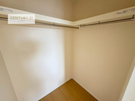 ���[�@�E�H�[�N�C���N���[�[�b�g�t���ł��B��������̂��m���Ȃǂ����[���Ă��������ł��ˁI���ɂ���@�������ȂǋG�ߕ��̑傫�ȉƓd�����[�ł��܂��B