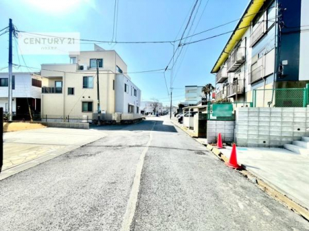 ���̑����n�@�O�ʓ��H6���I�z����ǍD�ȗ��n�ł��B
�Ԍɓ��ꂪ���ȕ������S�ł��ˁB