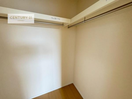 ���[�@�E�H�[�N�C���N���[�[�b�g�t���ł��B��������̂��m���Ȃǂ����[���Ă��������ł��ˁI���ɂ���@�������ȂǋG�ߕ��̑傫�ȉƓd�����[�ł��܂��B