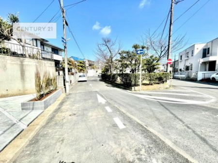 ���̑����n�@�O�ʓ��H6���I�z����ǍD�ȗ��n�ł��B
�Ԍɓ��ꂪ���ȕ������S�ł��ˁB