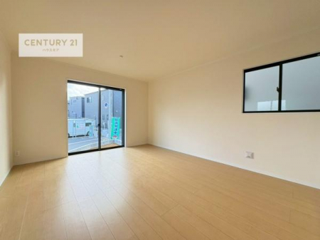 ���r���O�@�D�����z���܂肪���r���O����ł���ċ��S�n�̗ǂ���Ԃ����o���Ă���܂��I
���났�̎��Ԃ��߂����܂��I