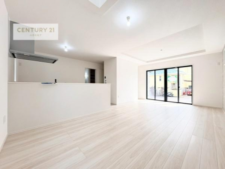 ���r���O�@�傫�ȑ����炽���Ղ�̗z���������閾�邢���r���O�B�J�����̂��郊�r���O�ŉƑ��c���̂��났�̎��Ԃ��߂����܂��I�����̂����w�\�ł��I���񌻒n�ŗz������Ȃǂ��̊����������܂��I