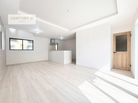 ���r���O�@�D�����z���܂肪���r���O����ł���ċ��S�n�̗ǂ���Ԃ����o���Ă���܂��I
���났�̎��Ԃ��߂����܂��I