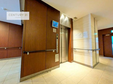 ���̑����p���@�G���x�[�^�[�����ŁA�����̈ړ����X���[�Y�B��K�ւ̃A�N�Z�X�����K�Ȃ��߁A���N�z�̕��⏬���Ȃ��q���܂����邲�ƒ�ɂ����S�ł��B���K���Ɨ��֐������˔������Z�܂��ł��B