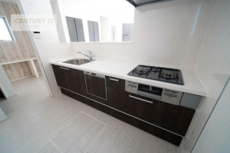 �L�b�`���@��l�C�̑Ζʎ��V�X�e���L�b�`�����̗p���Ă��܂��I���Ƒ��̃R�~���j�P�[�V���������R�Ƒ�����݌v�ł��B
���q�l�ɂ��ڂ��͂��̂Ŋ������ł��ˁB���[�͂�����܂��I