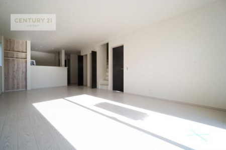 ���r���O�@�J�����̂���L�XLDK�I�\�t�@�[��_�C�j���O�e�[�u����u���Ă������ɂȂ�Ȃ��̂ŉ��K�ɉ߂����܂��I
�R�~���j�P�[�V���������₷�����r���O�ł��I
