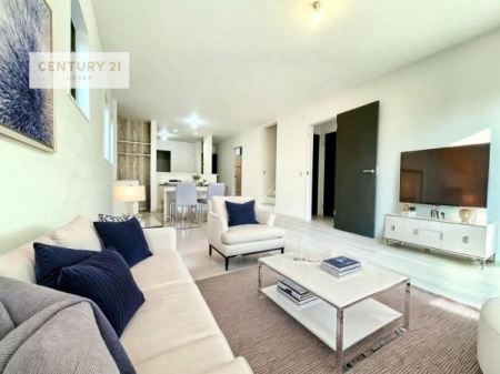 ���r���O�@�Ƌ��CG�p�[�X�ł��B�J�����̂���L�XLDK�I�\�t�@�[��_�C�j���O�e�[�u����u���Ă������ɂȂ�Ȃ��̂ŉ��K�ɉ߂����܂��I�R�~���j�P�[�V���������₷�����r���O�ł��I