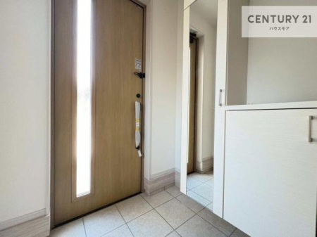 ���ց@�p���t���V���[�Y�{�b�N�X�ŁA���ւ��Еt�����|�������₷���ł��I
�X�b�L���������ւŌ˂��J�����u�ԁA�������̂���S�n������Ԃ��o�}���Ă���܂��B

