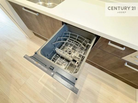 �L�b�`���@�H��@�t���̃L�b�`���ł��I�Z���������r��h�~�Ƃ��đ�ϊ��􂷂�֗��Ȏd�l�ł��I�r���g�C���Ȃ̂ŃL�b�`���̏ꏊ����炸�����X�y�[�X���L���g�����Ƃ��o���܂��I