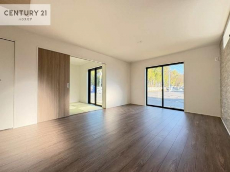 ���r���O�@�L�X�_�C�j���O�X�y�[�X�I������肨�H���B�΂��������y�������Ԃ��߂����܂��B���X�̔���������܂��I