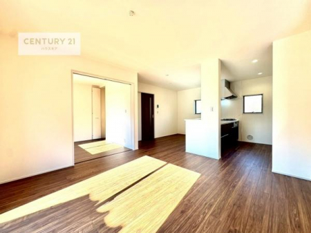 ���r���O�@�D�����z���܂肪���r���O����ł���ċ��S�n�̗ǂ���Ԃ����o���Ă���܂��I
���R�ƉƑ����W����b��������S�n�悢��ԁI