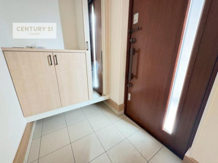 ���ց@�p���t���V���[�Y�{�b�N�X�ŁA���ւ��Еt�����|�������₷���ł��I
�X�b�L���������ւŌ˂��J�����u�ԁA�������̂���S�n������Ԃ��o�}���Ă���܂��B

