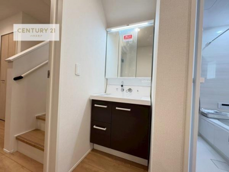 ���ʑ�E���ʏ��@�O�ʋ��d�l�̐��ʏ��́A�g�����Ȃ݂����₷������I���͎��[�ɂȂ��Ă��܂��B�h���C���[�₨���ϓ����Еt������̂Ő��ʑ������X�b�L���ƌ����邱�Ƃ��o���܂��I