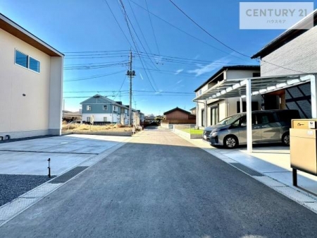 ���̑����n�@�y���n�̔���J�Ò��z
�O�ʓ��H5���I�z����ǍD�ȗ��n�ł��B
�Ԍɓ��ꂪ���ȕ������S�ł��ˁB