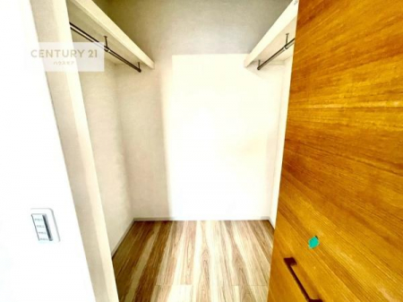 ���[�@�E�H�[�N�C���N���[�[�b�g�t���ł��B��������̂��m���Ȃǂ����[���Ă��������ł��ˁI���ɂ���@�������ȂǋG�ߕ��̑傫�ȉƓd�����[�ł��܂��I