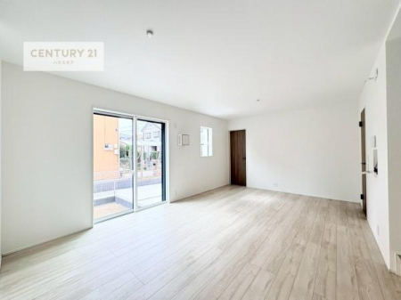 ���r���O�@�傫�ȑ����炽���Ղ�̗z���������閾�邢���r���O�B�J�����̂��郊�r���O�ŉƑ��c���̂��났�̎��Ԃ��߂����܂��I�����̂����w�\�ł��I���񌻒n�ŗz������Ȃǂ��̊����������܂��I