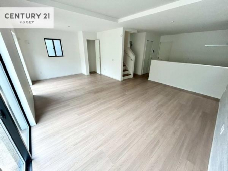 ���r���O�@�S�n�ǂ����r���O�͉Ƒ������R�ƏW�܂�܂��B�Ƒ��c�R�̎��Ԃ����������ł��B���Ƒ��ƁA����w�[���������Ԃ��߂��������ł��ˁB