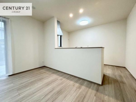 ���r���O�@�D�����z���܂肪���r���O����ł���ċ��S�n�̗ǂ���Ԃ����o���Ă���܂��I
���났�̎��Ԃ��߂����܂��I