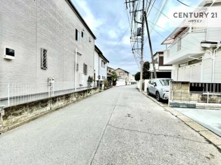 ���̑����n�@�O�ʓ��H6���I�z����ǍD�ȗ��n�ł��B
�Ԍɓ��ꂪ���ȕ������S�ł��ˁB