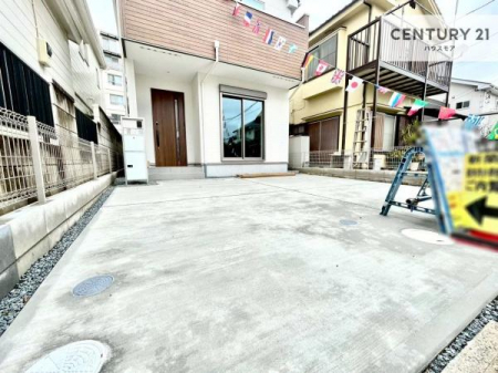 ���ԏ�@���ԃX�y�[�X��2�䕪����܂��I�Z�J���h�J�[�͂������A�o�C�N�⎩�]�ԂȂǂ��u���ꏊ�ɍ���܂���B