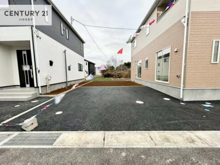 ���ԏ�@���ԃX�y�[�X��2�䕪����܂��I�Z�J���h�J�[�͂������A�o�C�N�⎩�]�ԂȂǂ��u���ꏊ�ɍ���܂���B