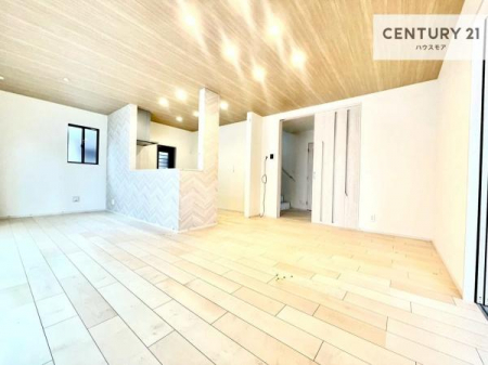 ���r���O�@�S�n�ǂ����r���O�͉Ƒ������R�ƏW�܂�܂��B�Ƒ��c�R�̎��Ԃ����������ł��B���Ƒ��ƁA����w�[���������Ԃ��߂��������ł��ˁB