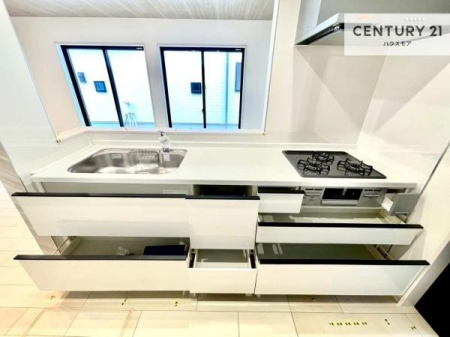 �L�b�`���@��Ƃ����₷���V�X�e���L�b�`���ł��I���[����������t���Ă���̂ŁA�����X�y�[�X�ɕ���u���Ȃ��čςނ̂ŁA�L�X�g���āA���K�ɍ�Ƃ��ł��܂��I