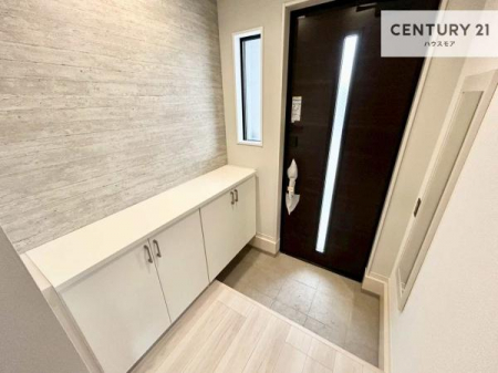 ���ց@�V���[�Y�{�b�N�X�t���Ȃ̂ŁA���ւ��Еt�����|�������₷���ł��I
�X�b�L���������ւŌ˂��J�����u�ԁA�������̂���S�n������Ԃ��o�}���Ă���܂��B