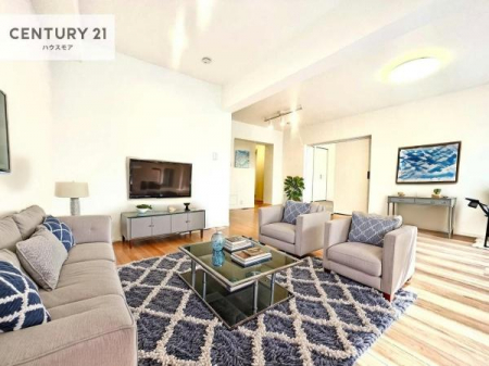 ���r���O�@�Ƌ��CG�p�[�X�ł��B��؂ȉƑ����W�܂邩�炱��LDK�ɂ͂�����肽���B
�q�����������C�ɏ΂��Ȃ��瑖�����Ă���p�����������u�L���Ƃɂ��ėǂ������v�Ǝv���u�Ԃł��B