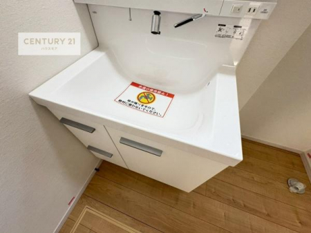 ���ʑ�E���ʏ��@�[�����ʑ�{�E���́A�������˂ɂ����̂ł�����ꂪ�y�X�I���������ۂĂ܂��I
�L���C�Ȑ��ʏ��Ŏ��������̃��`�x�[�V�������オ��܂��ˁI